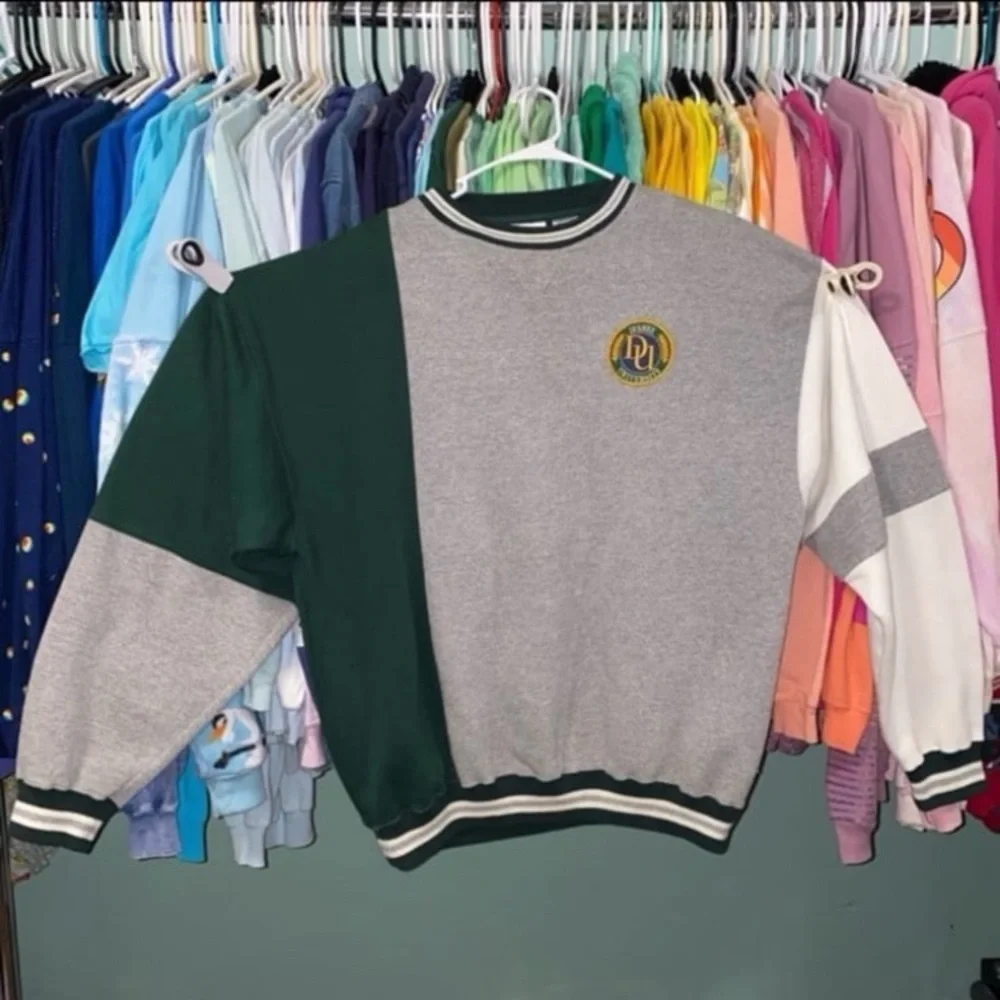 Disney parks Vintage cast member Disney university crewneck sweatshirt L/XL - Picture 1 of 6